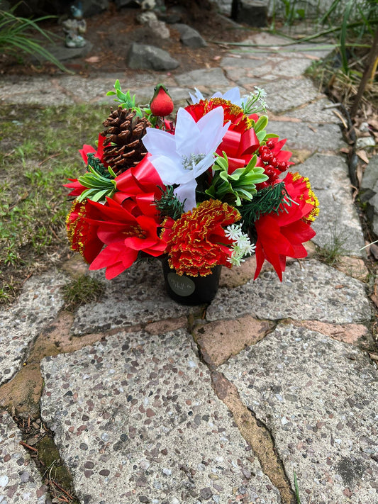 Christmas Memorial Crem Pot Arrangement